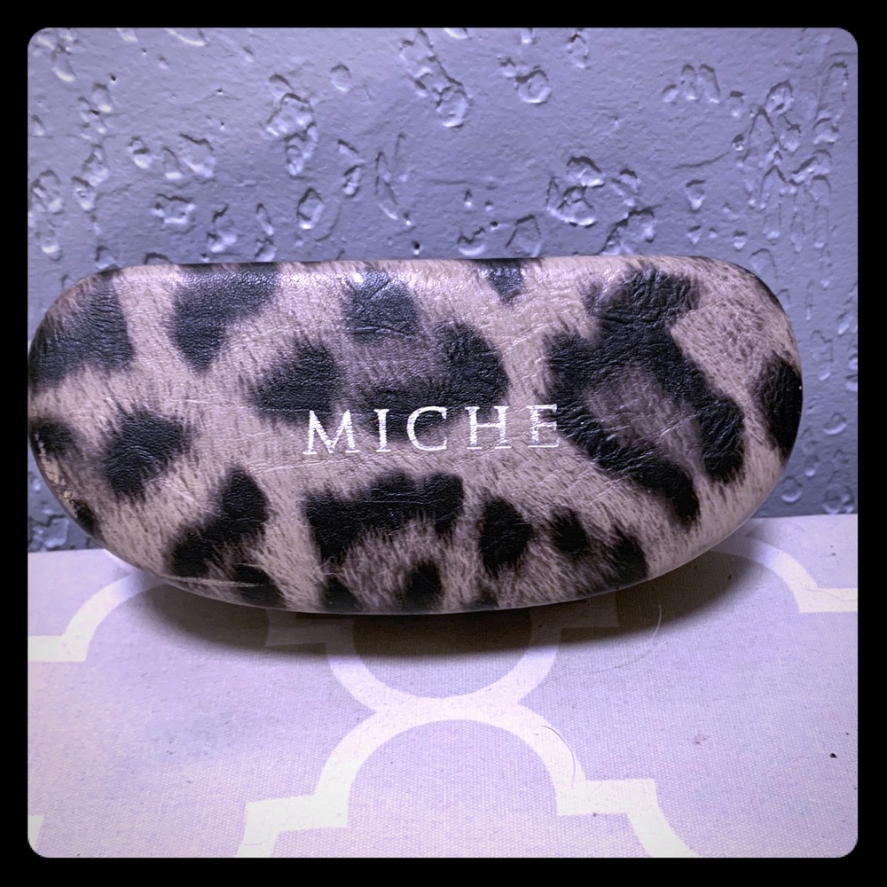 🦄Bundle 5/$10🦄Miche glasses case see photo #1108